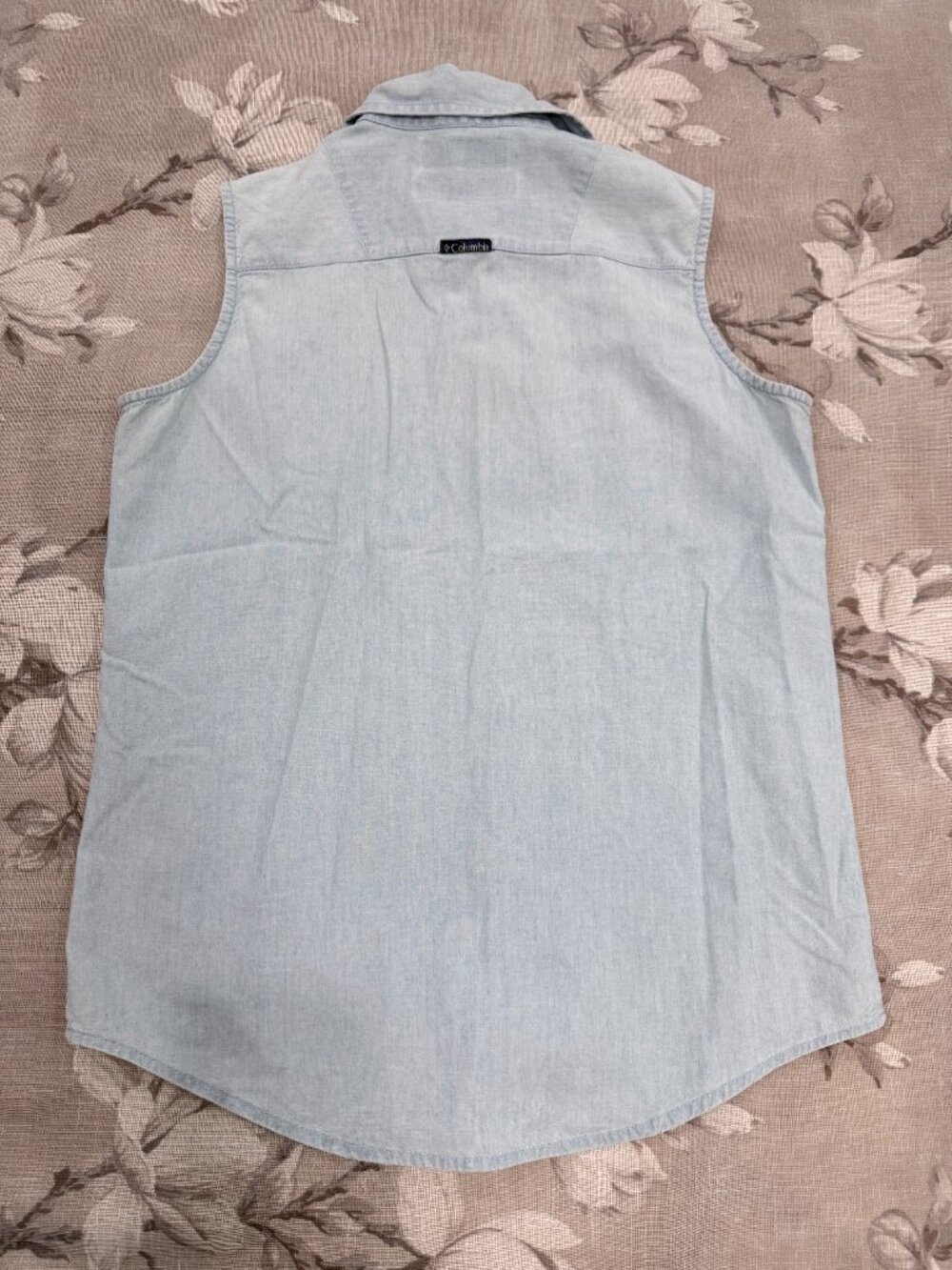 Columbia Sportswear S Light Blue Chambray Sleeveless Button Down Shirt - Picture 12 of 13